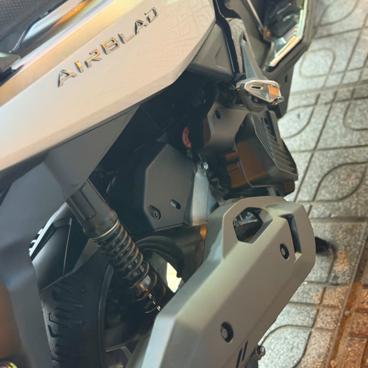 Honda Air Blade 125 2024 Đen Bạc – Smartkey, Động Cơ eSP+, Chính Chủ Đẹp Như Mới