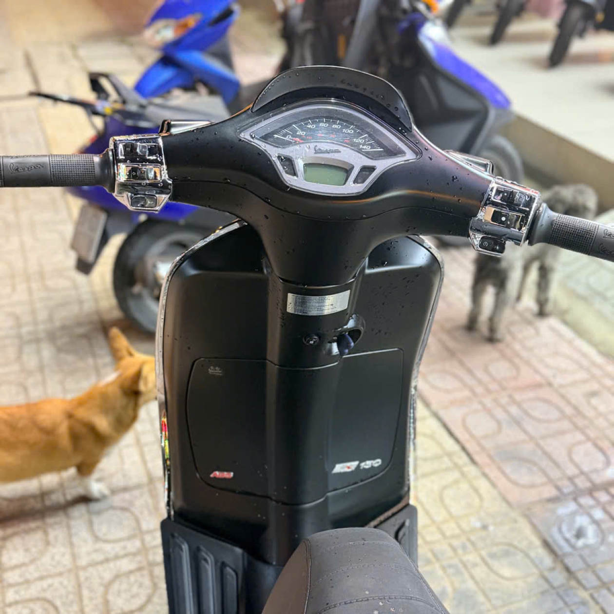 Vespa Sprint 150 ABS 2022 Đen Nhám – Chính Hãng, Phong Cách Ý, Động Cơ i-Get