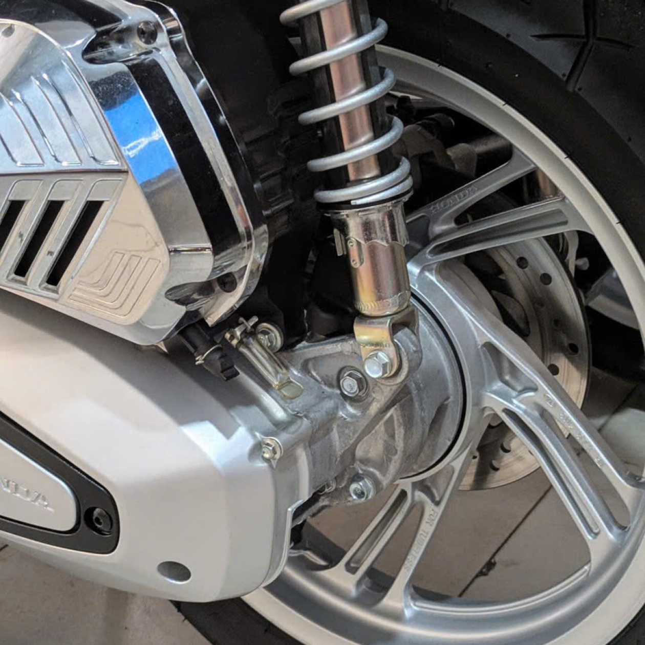 Honda SH 125i Trắng Ngọc Trai 